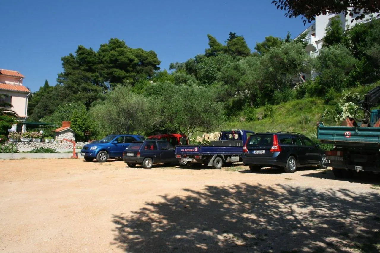 Apartments And Rooms By The Sea Palit, Rab - 5044