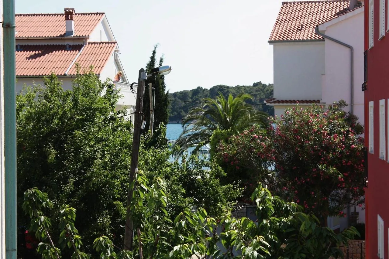 Apartments And Rooms By The Sea Palit, Rab - 5044 Pensiune