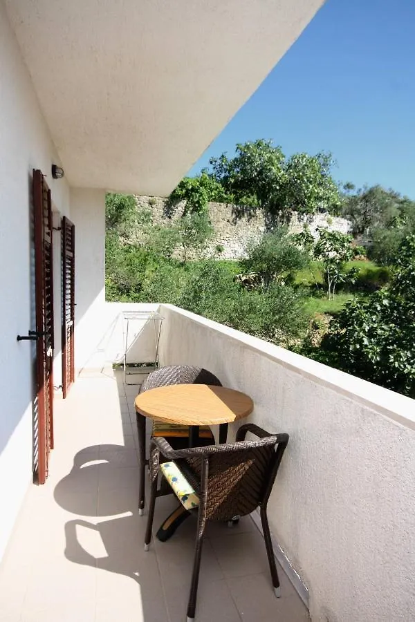 Apartments And Rooms By The Sea Palit, Rab - 5044