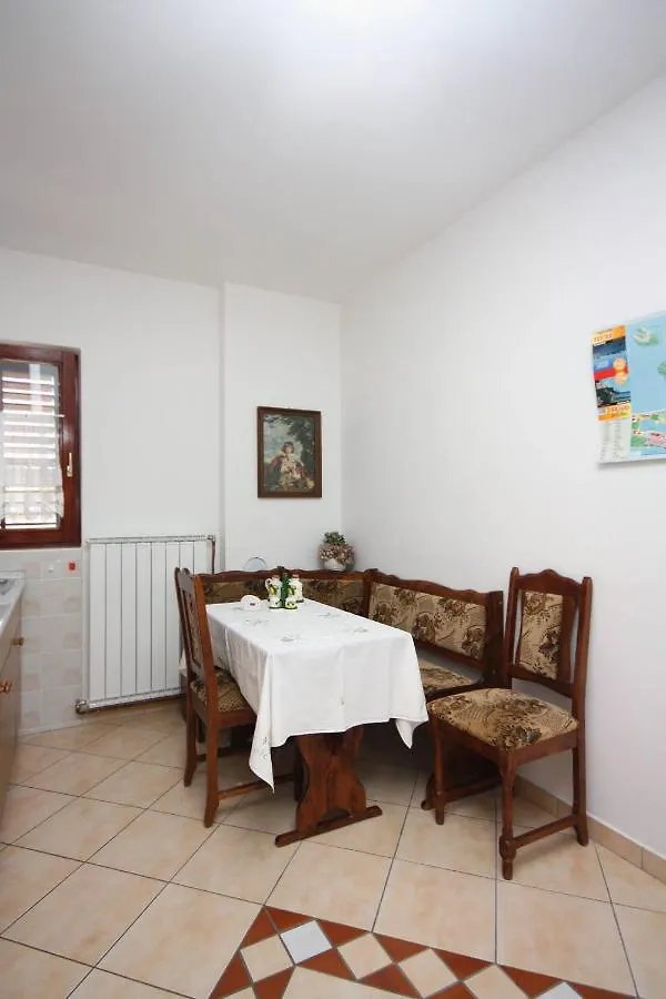Apartments And Rooms By The Sea Palit, Rab - 5044 3*, Palit